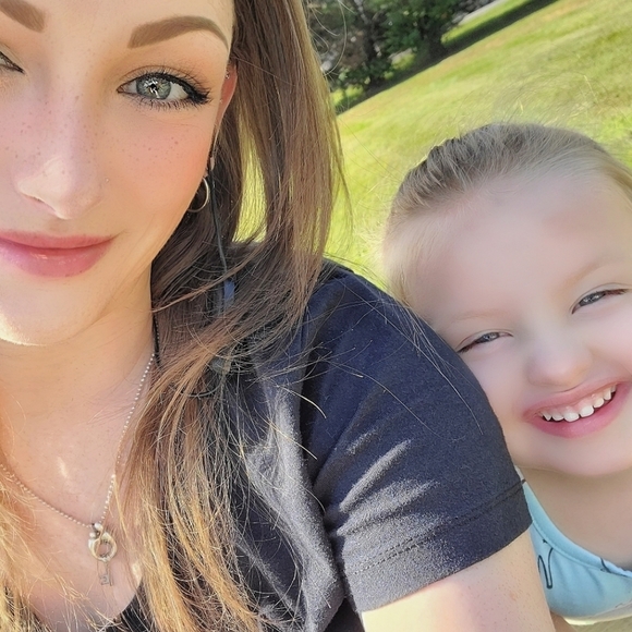 •••Meet The Posher, Miss King••• - Picture 2 of 8